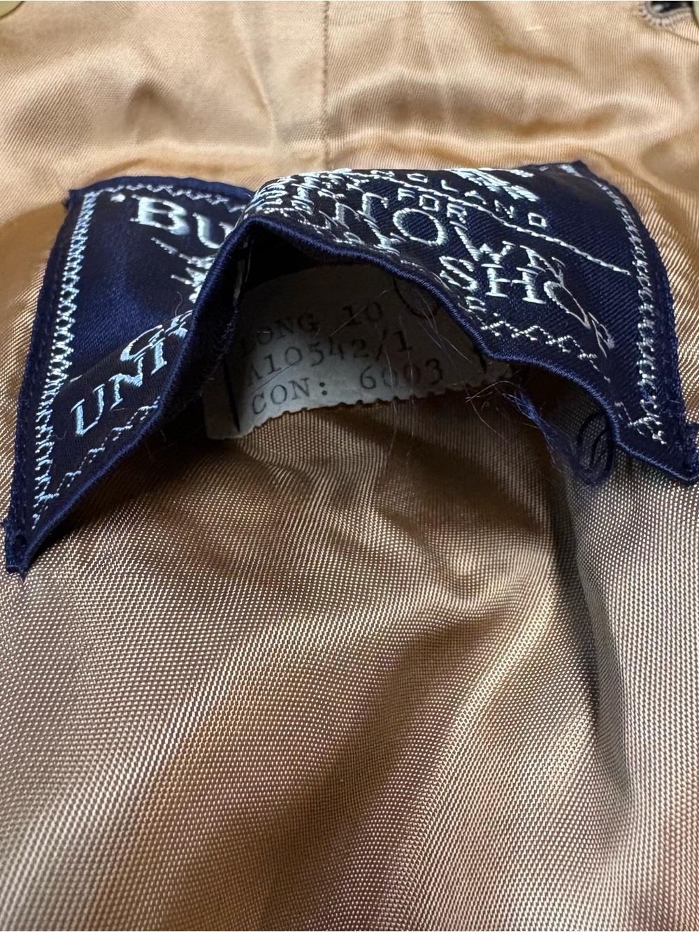 Burberry trench coat. - Picture 10 of 15